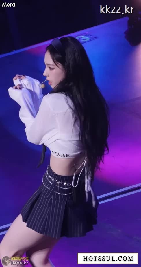 묵직해서 안 내려오는 에스파 카리나 움짤 묵직해서 안 내려오는 에스파 카리나 움짤